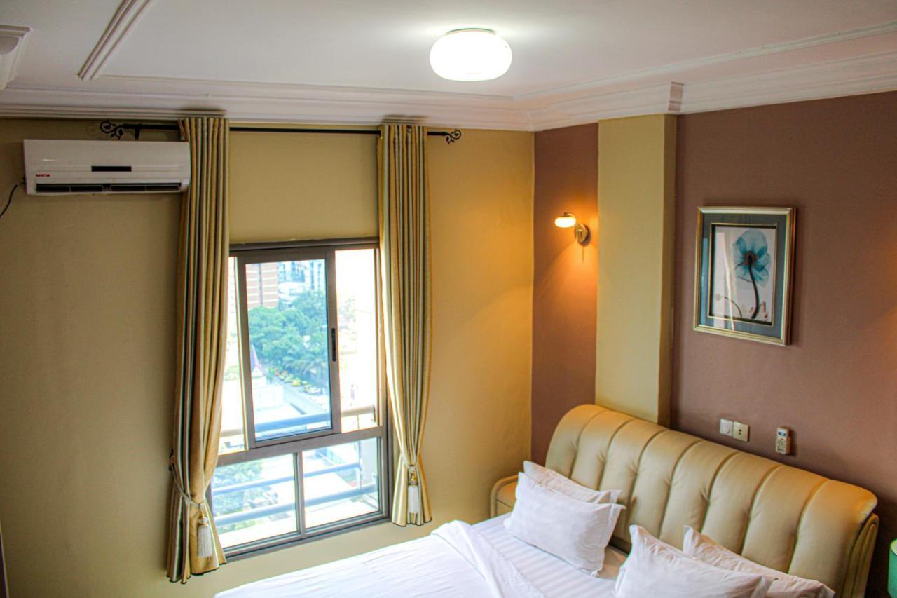 Residence Le Carat Bonapriso Дуала Экстерьер фото