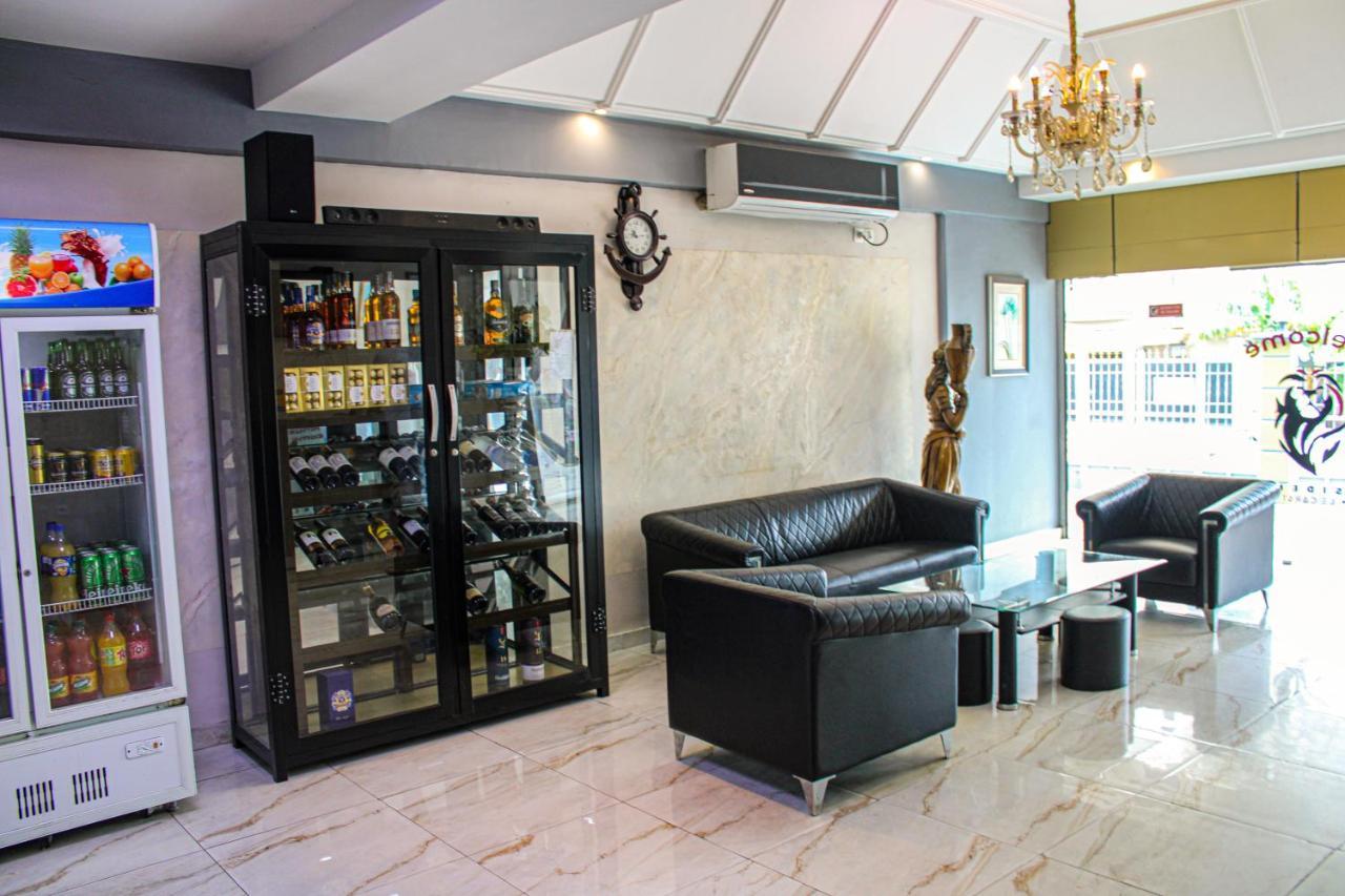 Residence Le Carat Bonapriso Дуала Экстерьер фото