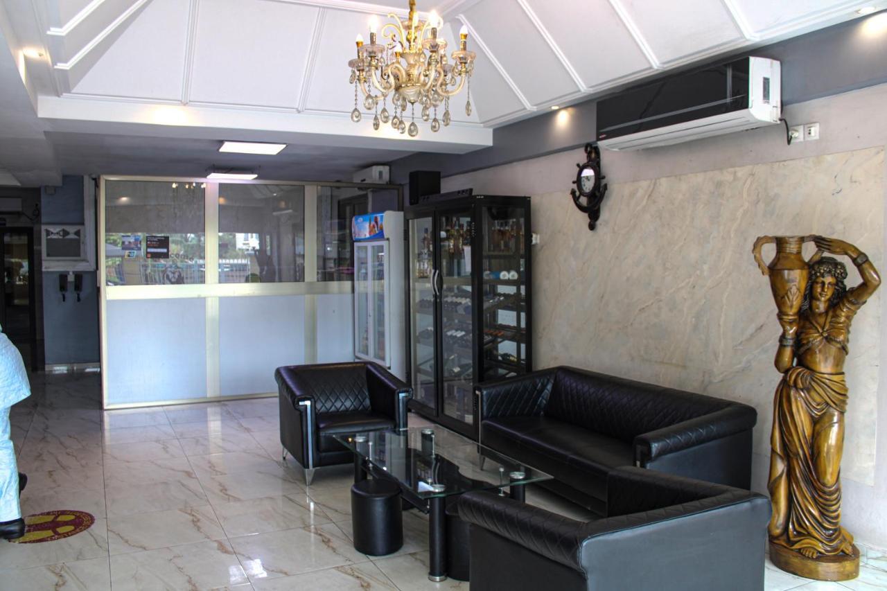 Residence Le Carat Bonapriso Дуала Экстерьер фото